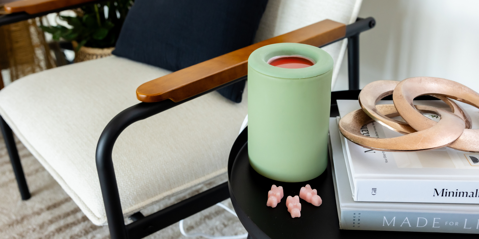 Cold Throw vs. Hot Throw: Understanding the Two Phases of Wax Melt Fragrance