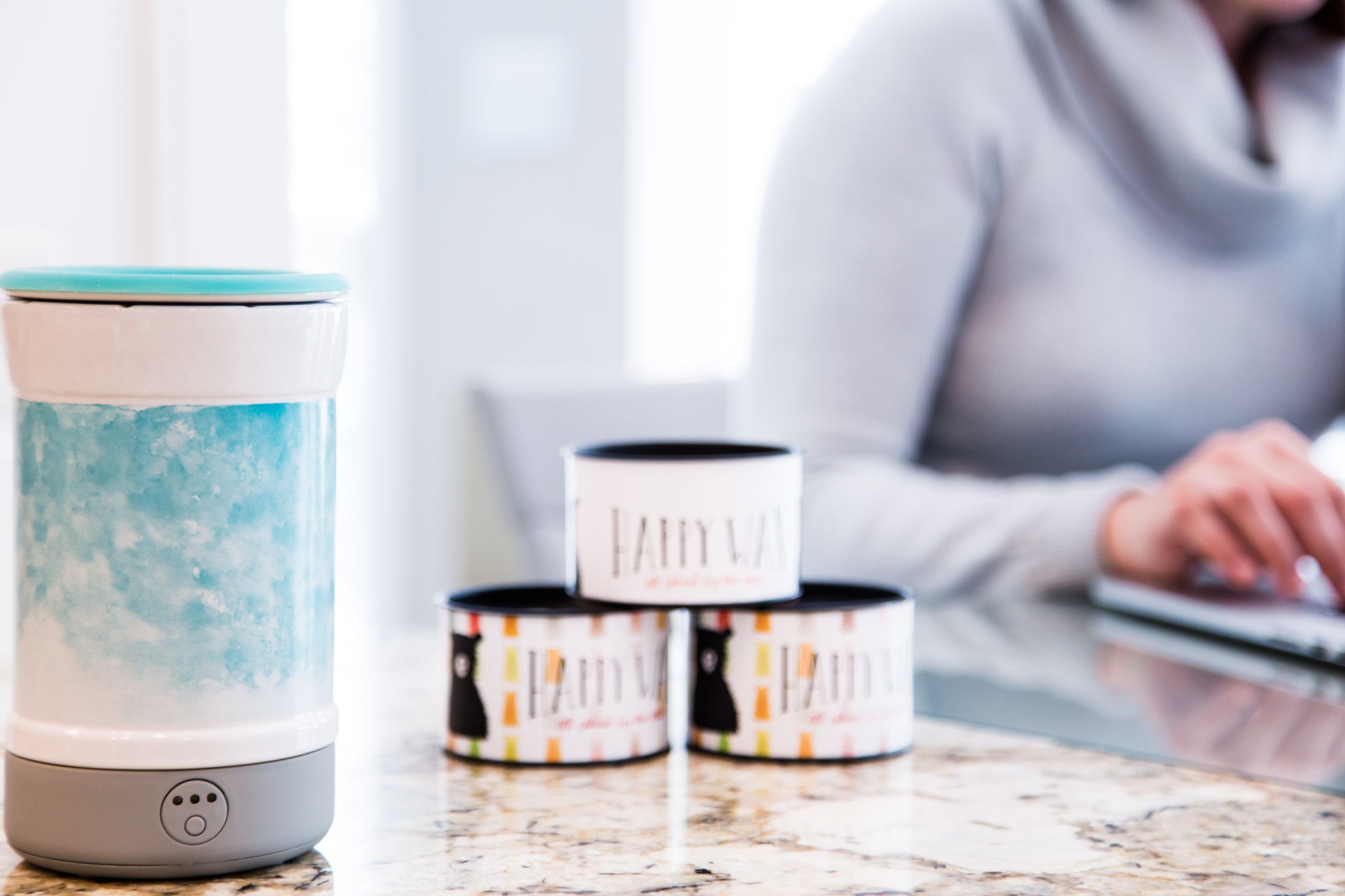 8 Reasons to Choose Wax Melts Over Diffusers - Happy Wax®